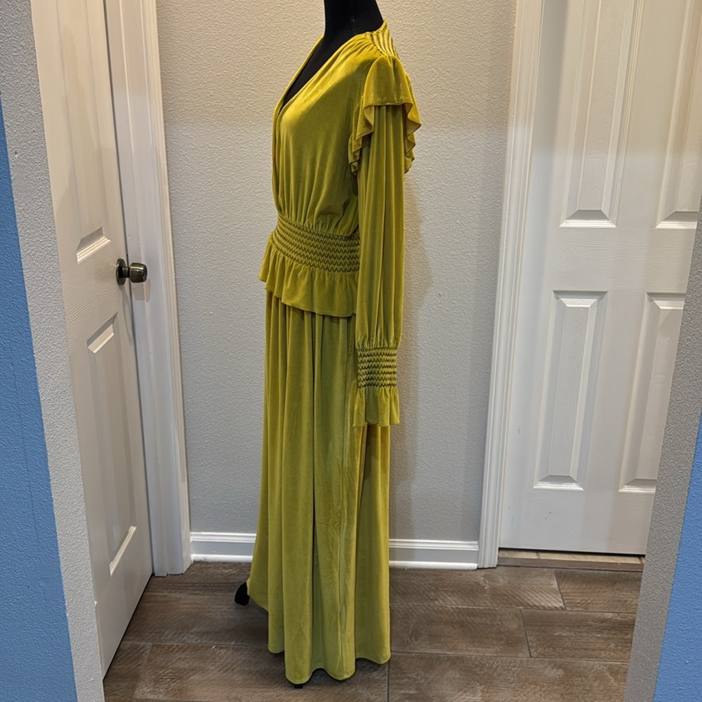 Elegant Yellow Maxi Dress - Picture 2 of 4